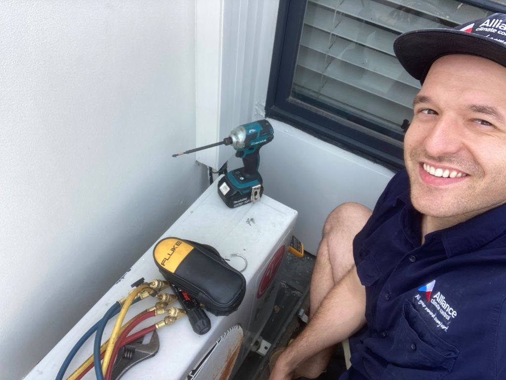 Signs Your Air Conditioner Service Hornsby Technicians Say Cannot Wait